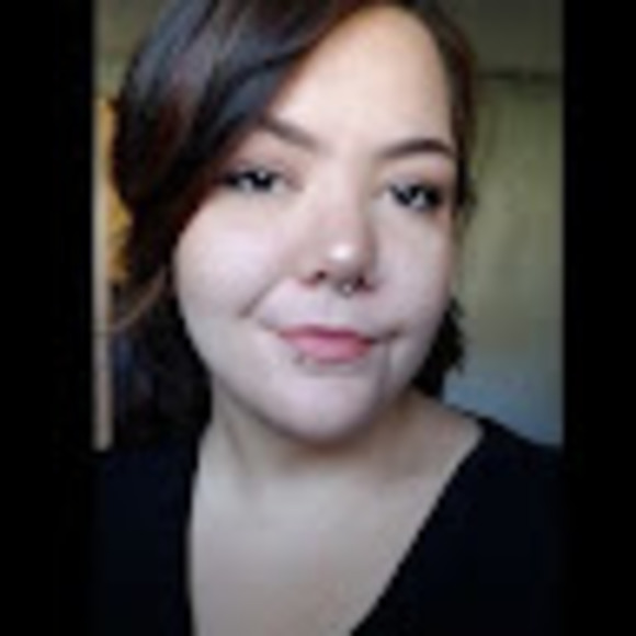 Meet your Posher, Kendall - Picture 1 of 1